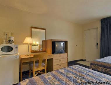 Red Carpet Inn Lancaster Millersville Buitenkant foto